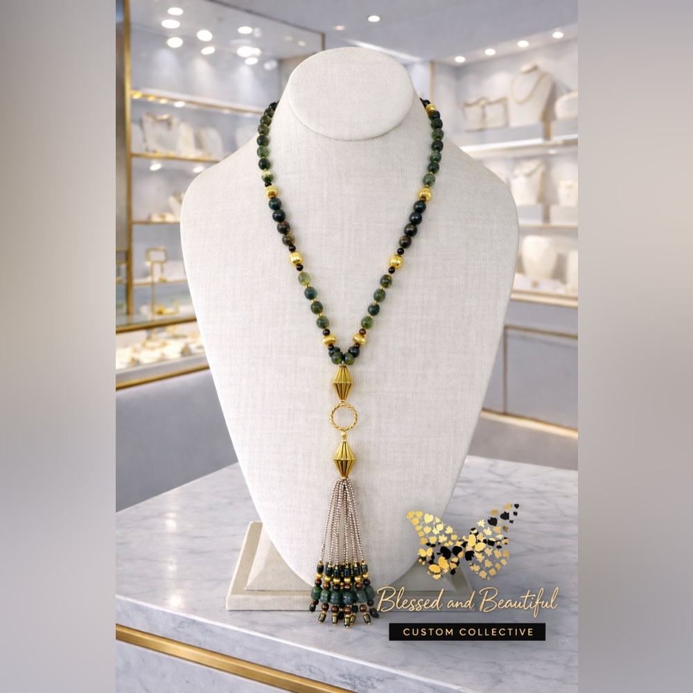 Elegant Green and Gold Beaded Necklace